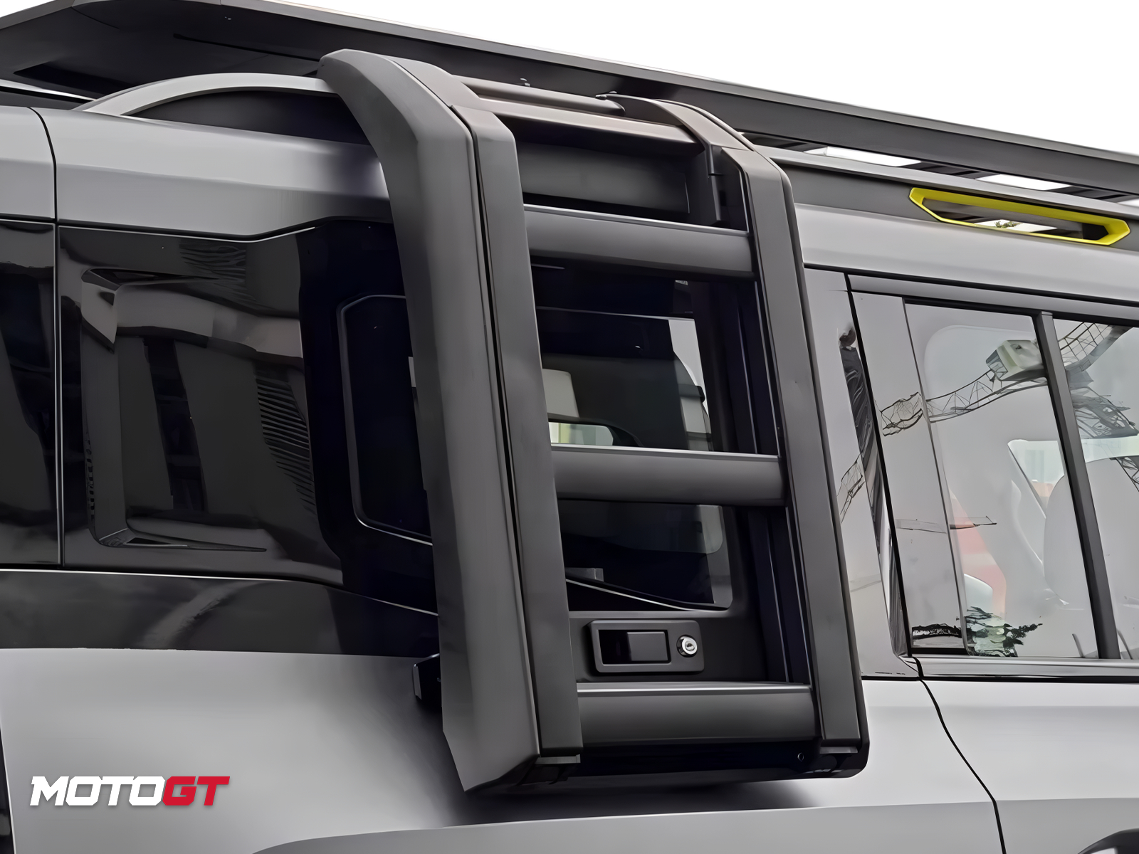 JETOUR T2 FOLDABLE SIDE LADDER